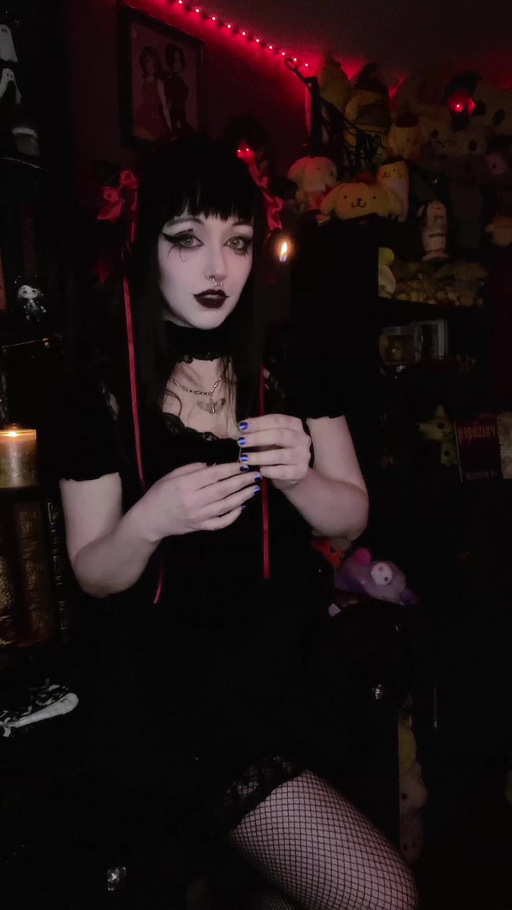 @🦇 𝕳𝖔𝖓𝖊𝖞 𝕭𝖆𝖙 🦇