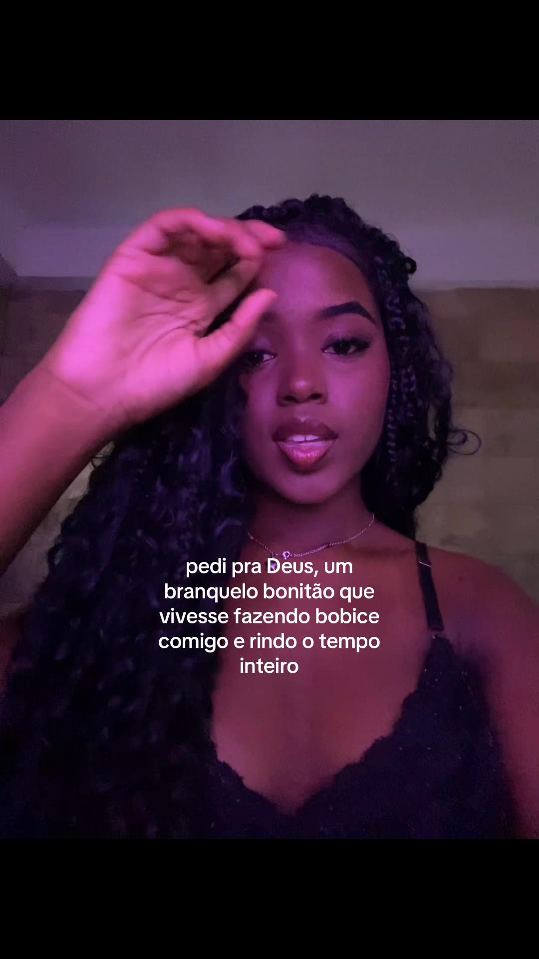 @tainá
