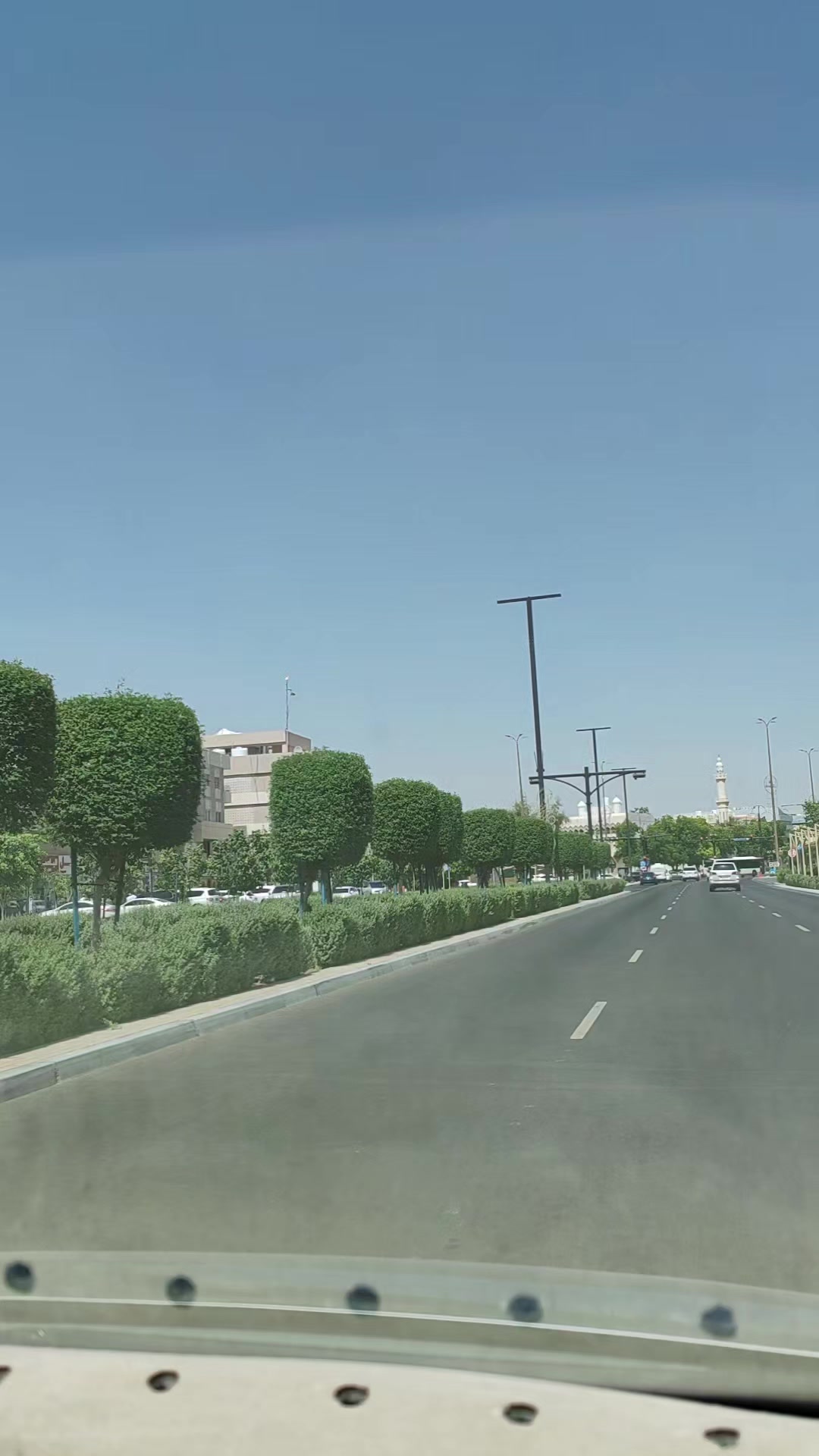 @Life iS better iN Green 🇦🇪