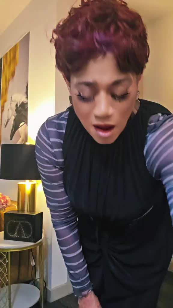 @Demi