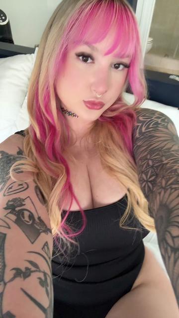 @Skylar Vox