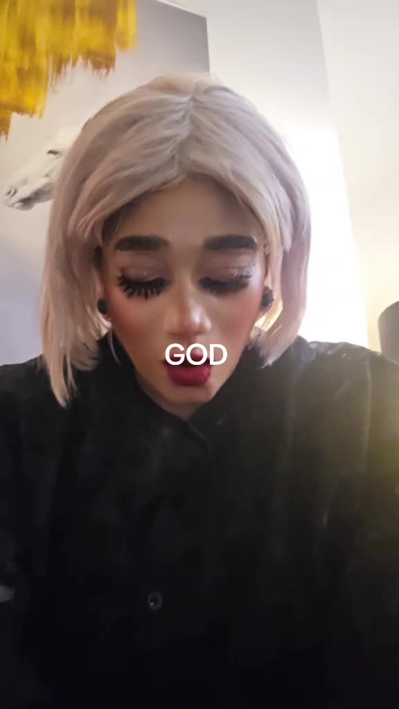 @Demi