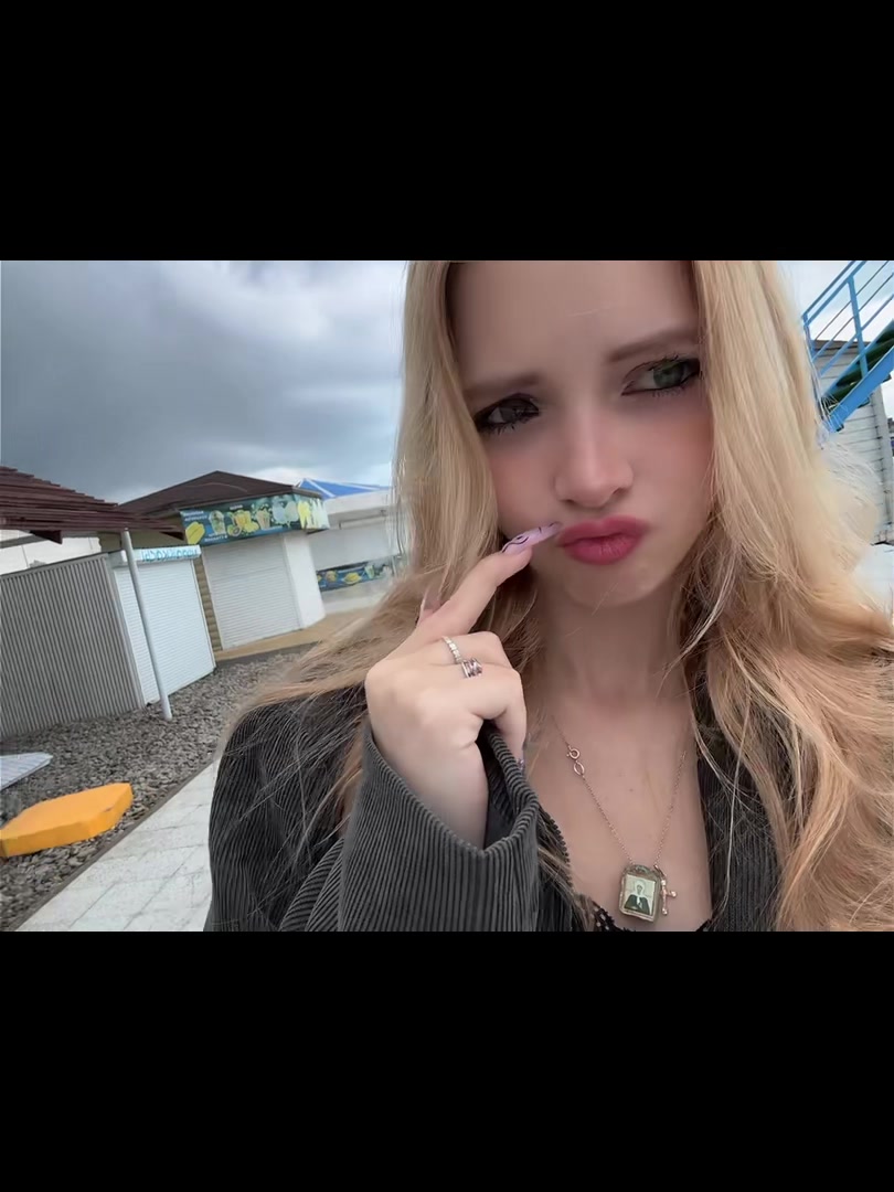 @lili18