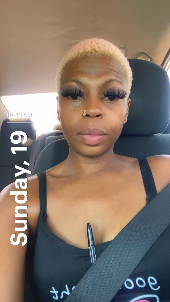 @LillyBell