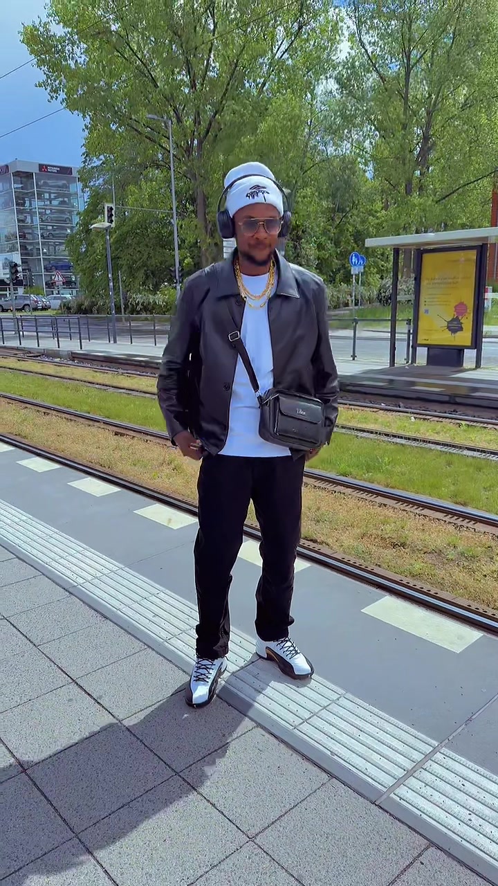 @PADDY🇩🇪🇨🇲