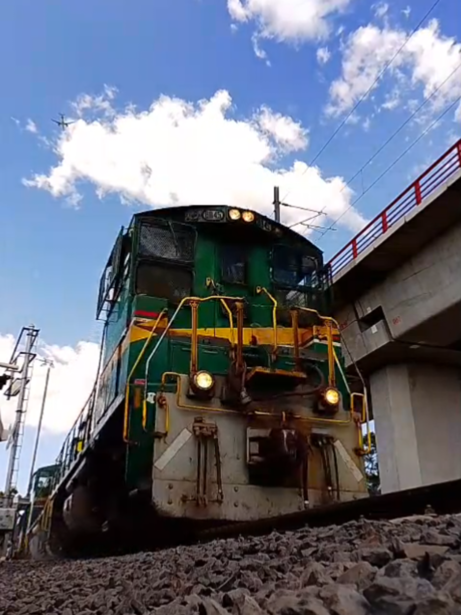 @Ferrocarriles Andy.