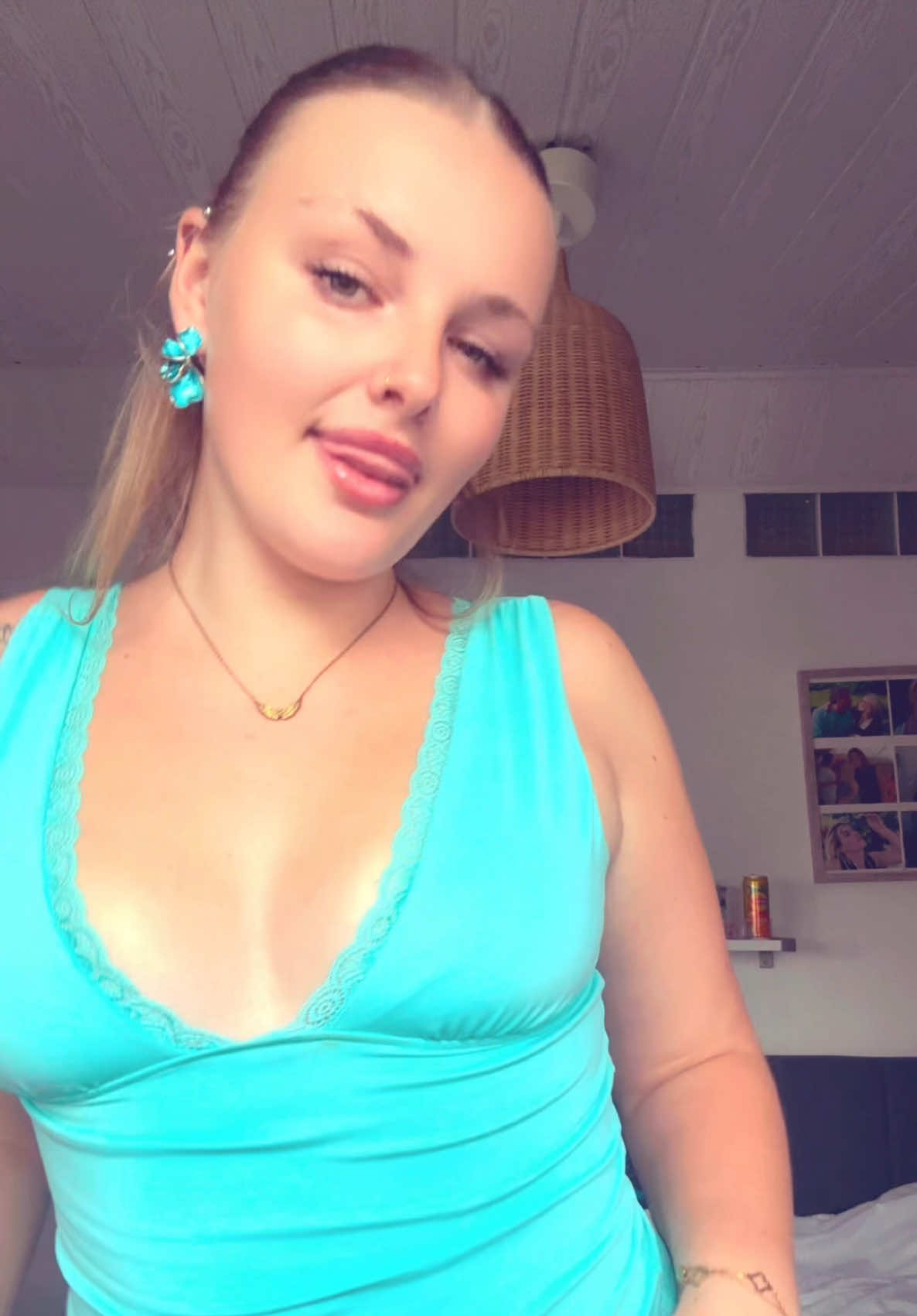 @x_llen1
