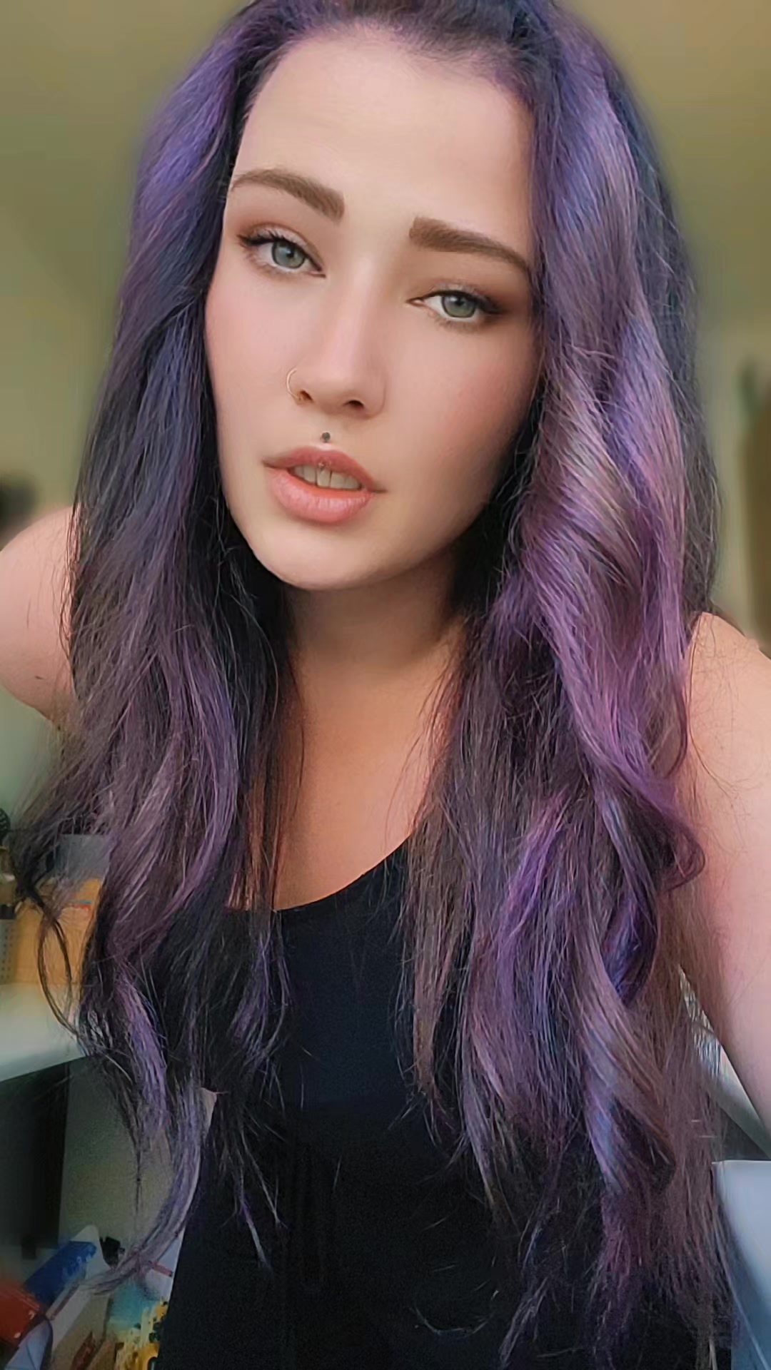 @_SmokaHontas__