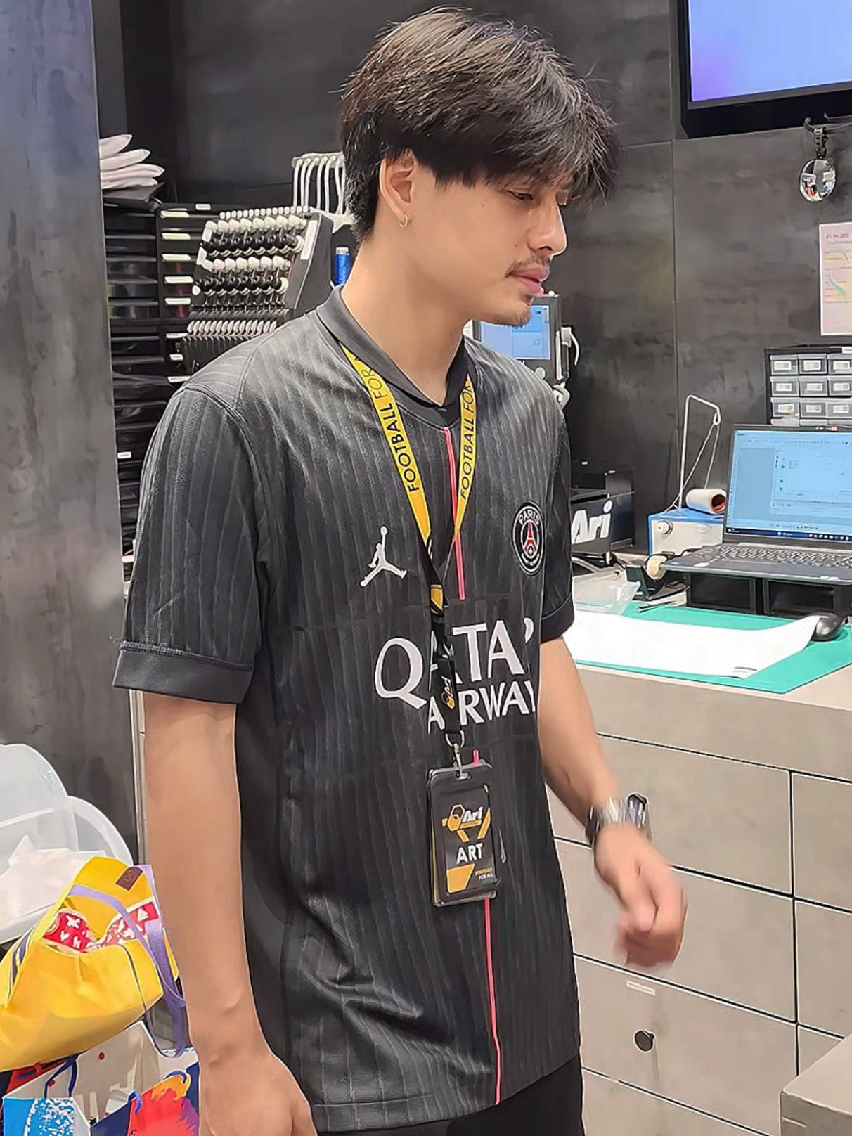@Art ชอบตัดผม