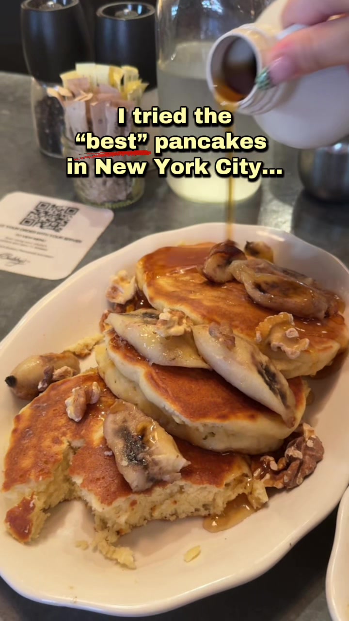 @Lea is eating 🥟 NYC foodie