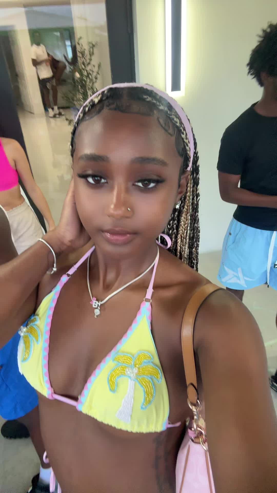 @girlbloggerxo444