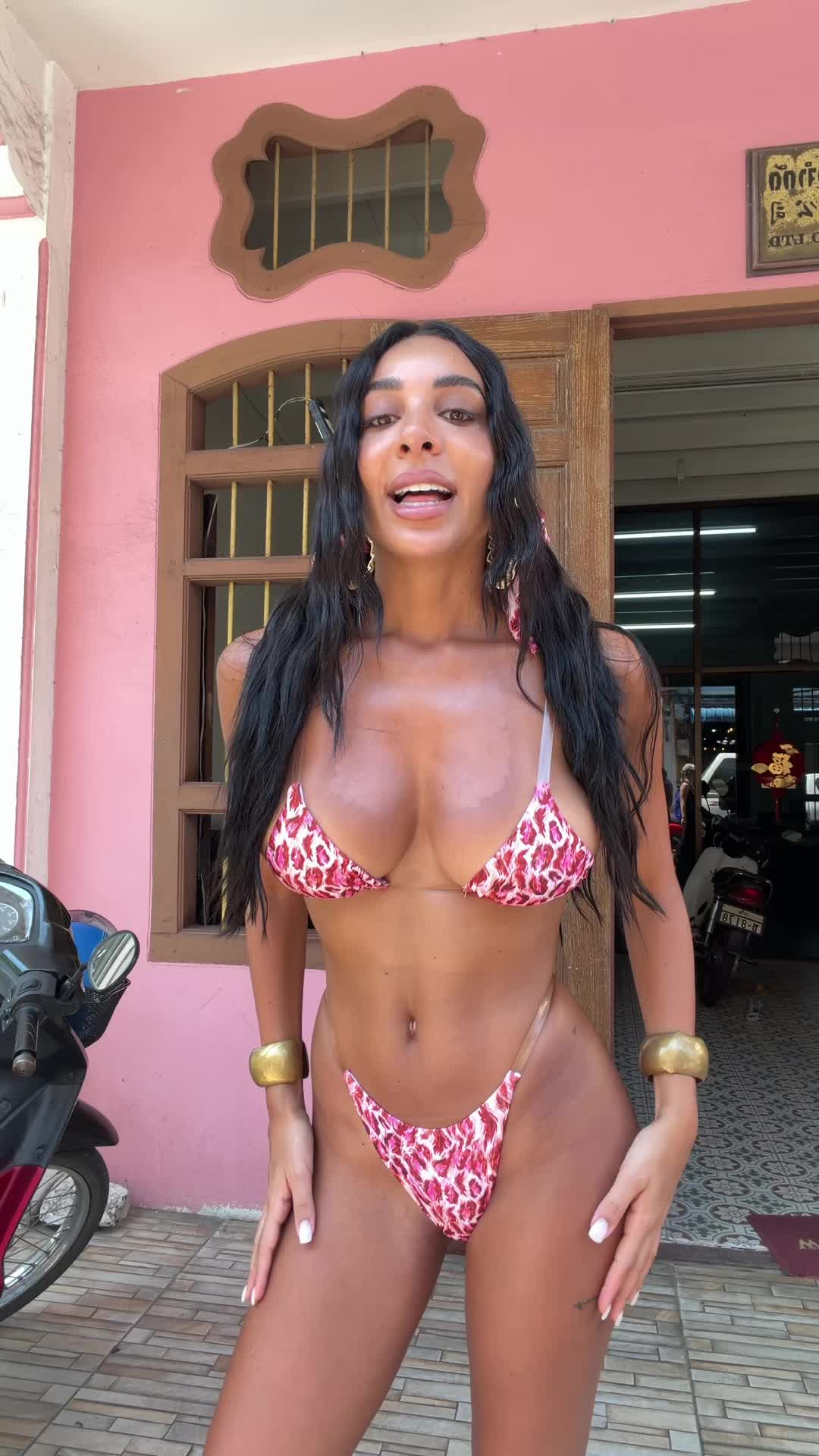 @Noemi