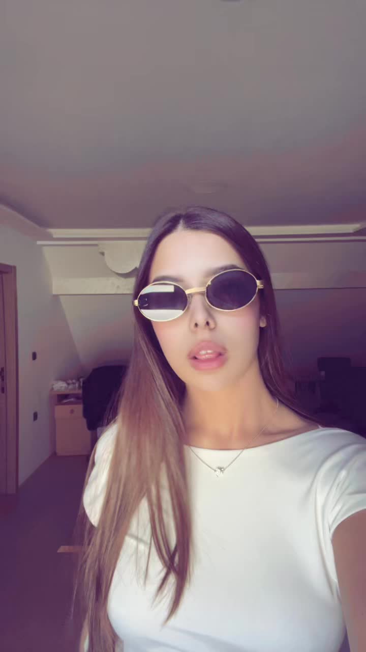 @elyyyjeee