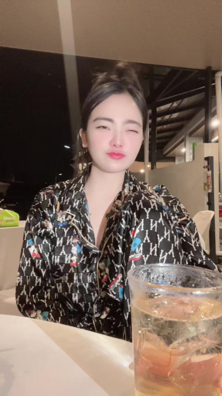 @Praewwee