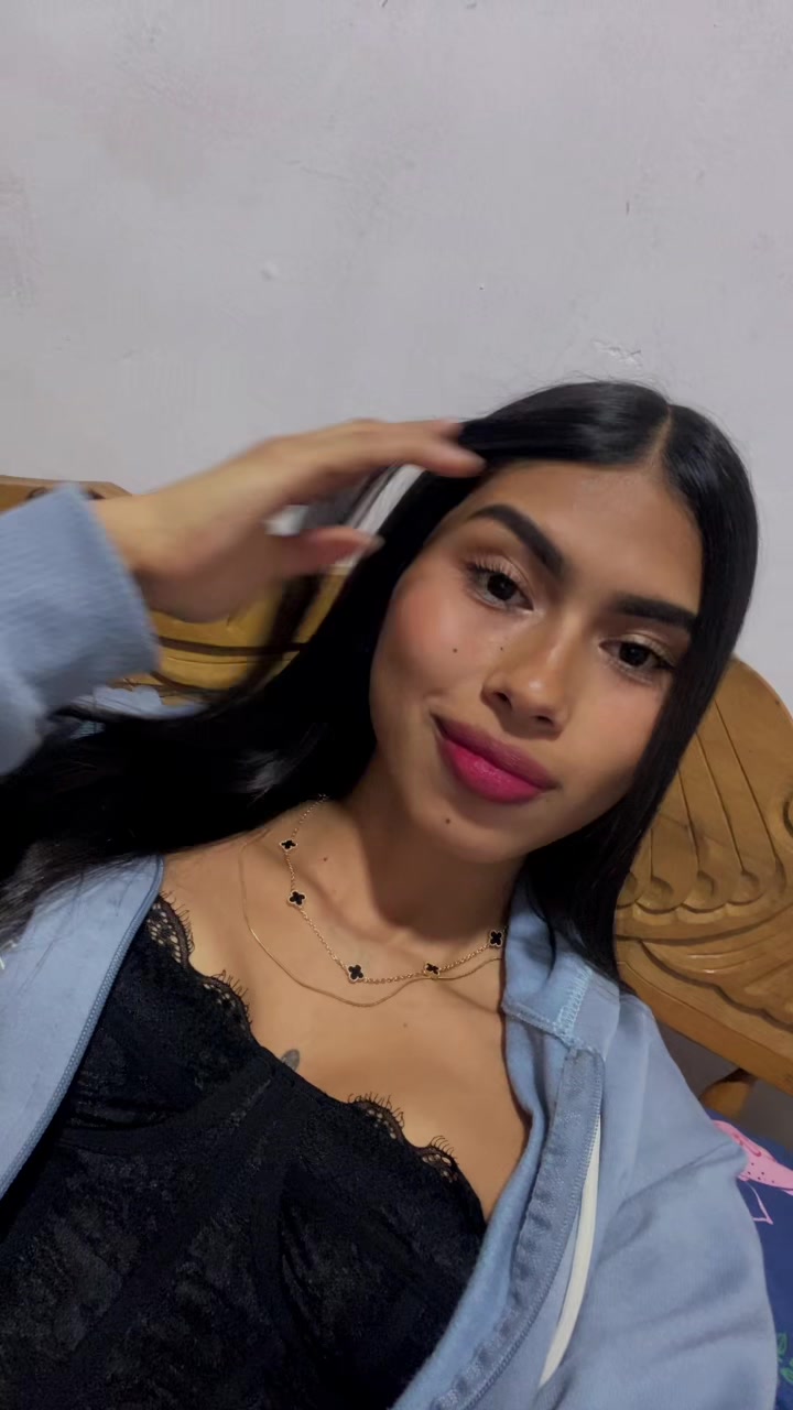 @Daniela Becerra♡