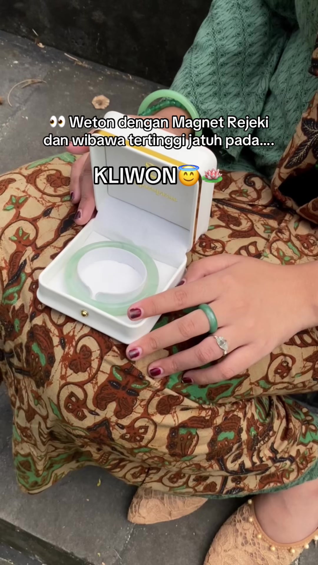 @Zupazupazuu Crystal Jewelery