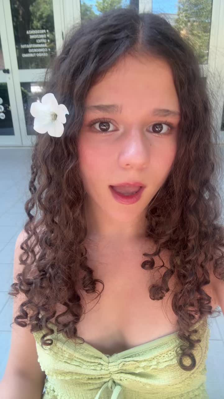 @🦄