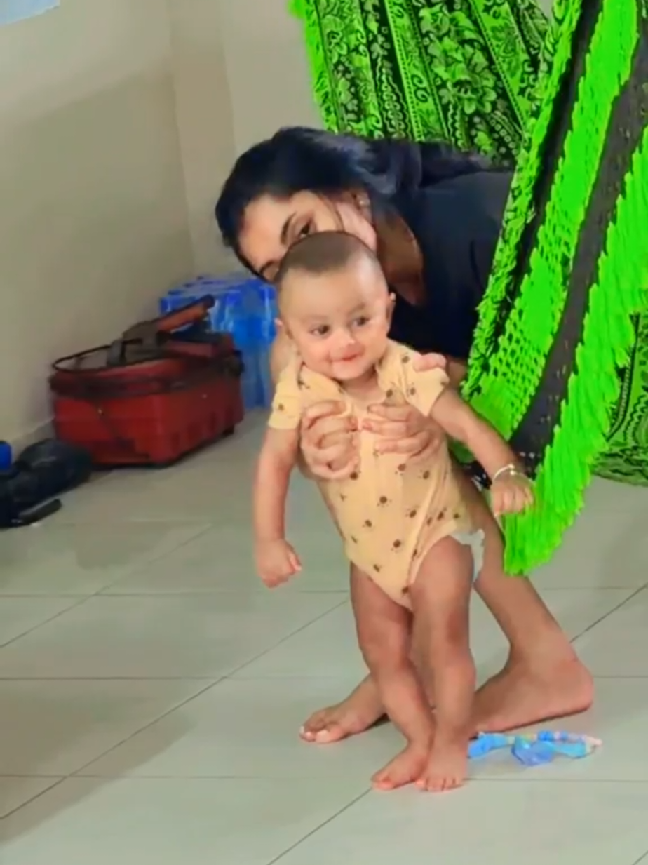 @RaweenaKhoesial🧸
