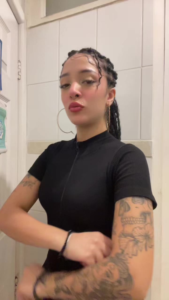 @itsdanisixx