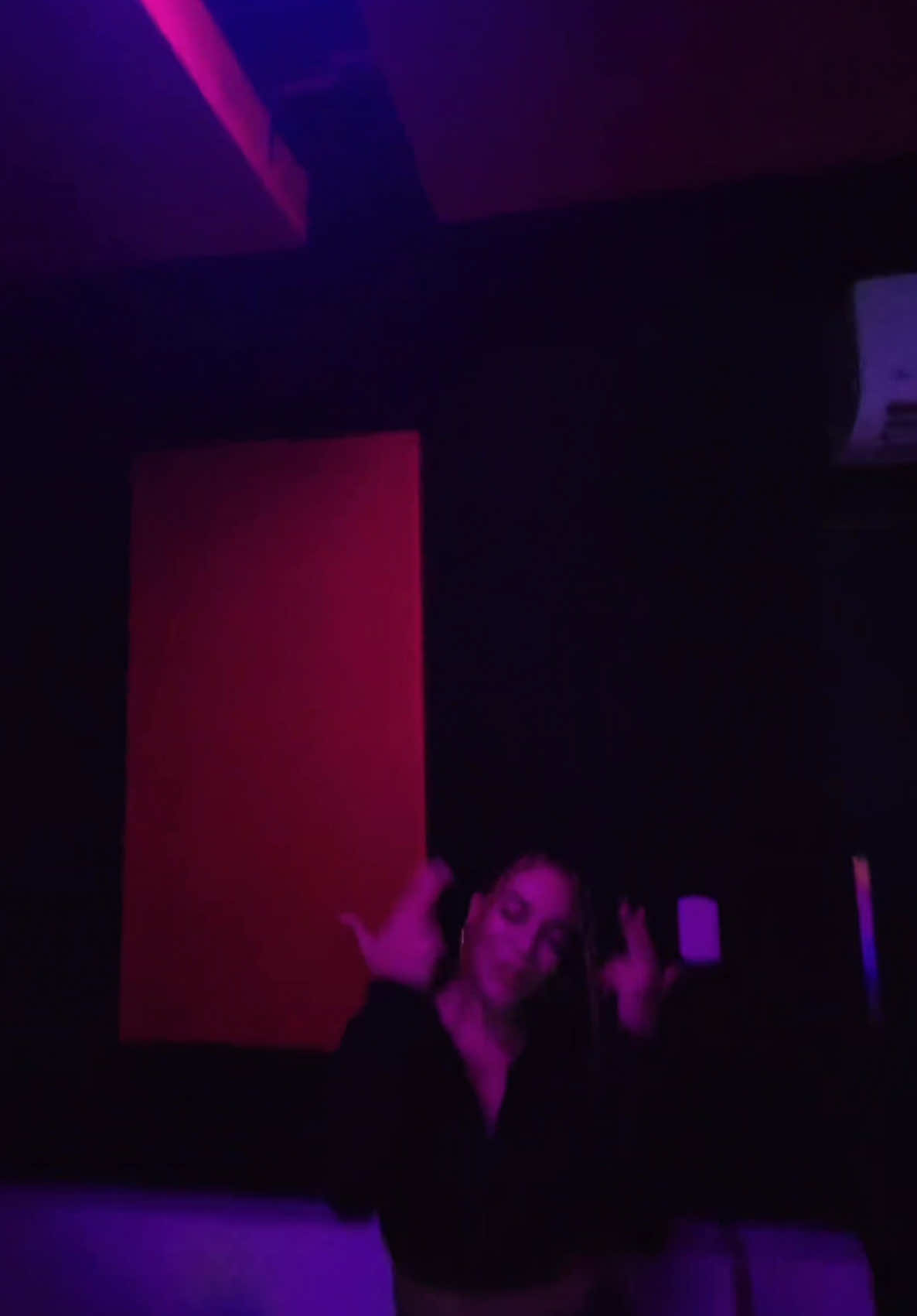 @Ari ✨