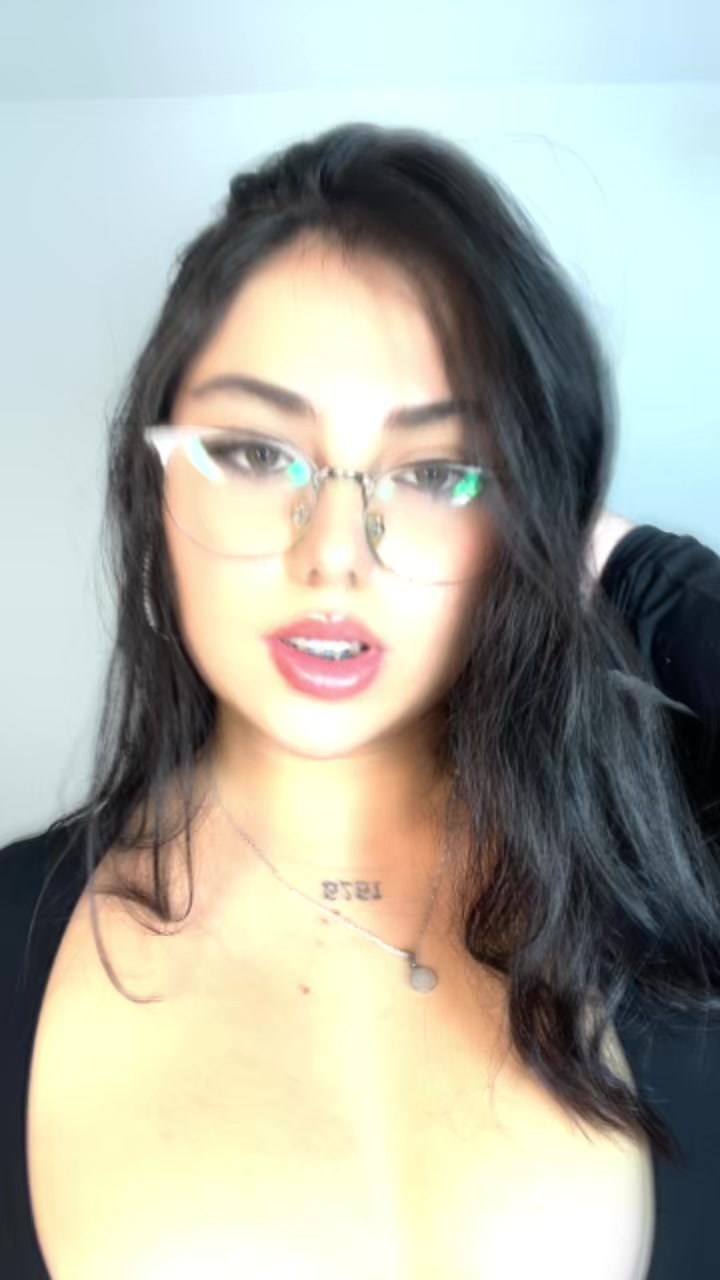 @Valentina 404 💙