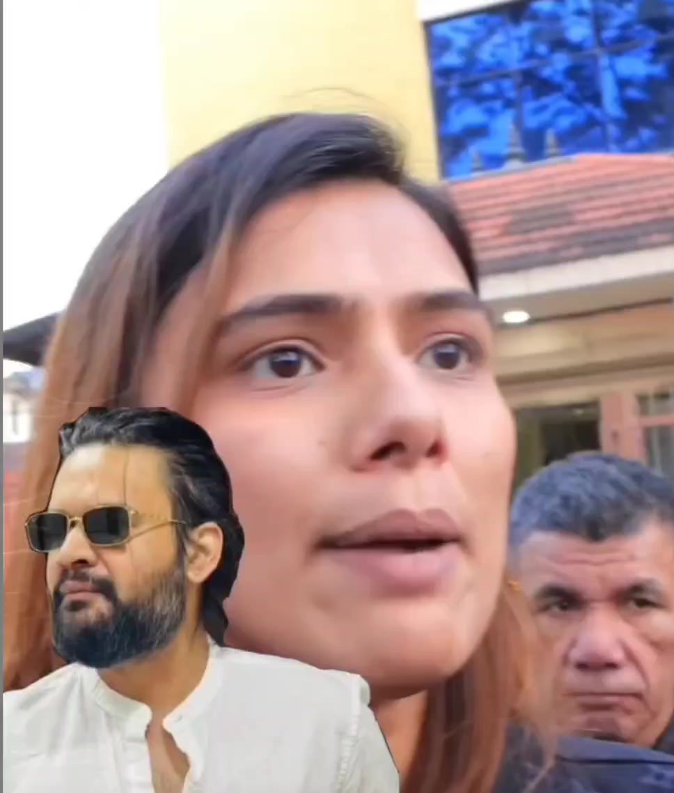 @म नेपाल हाँसेको हेर्न चाहन्छु।