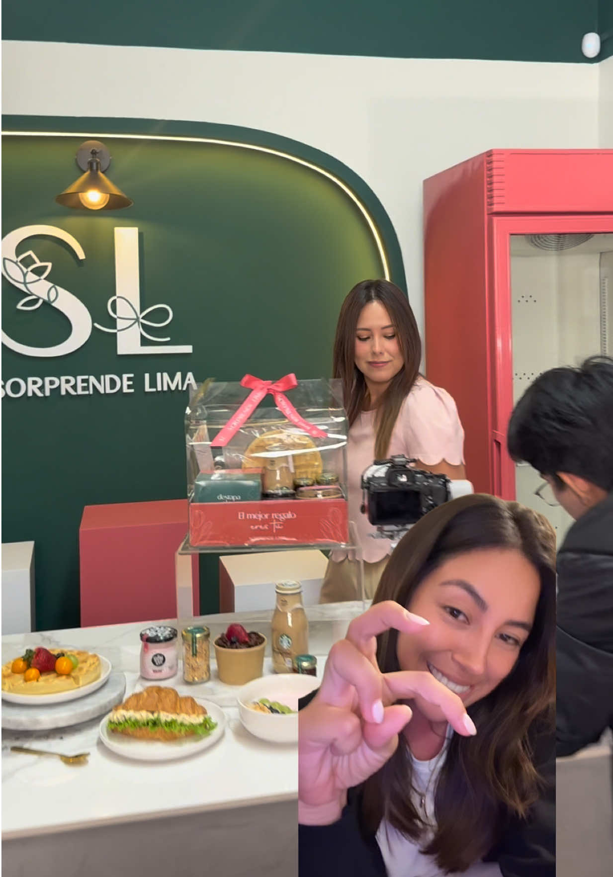 @Hermanas Empresarias