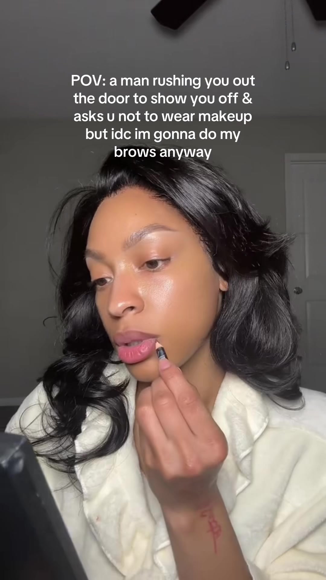 @AshMona