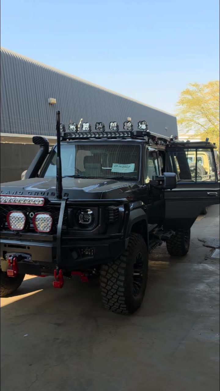 @Robot Auto 4x4 Customs