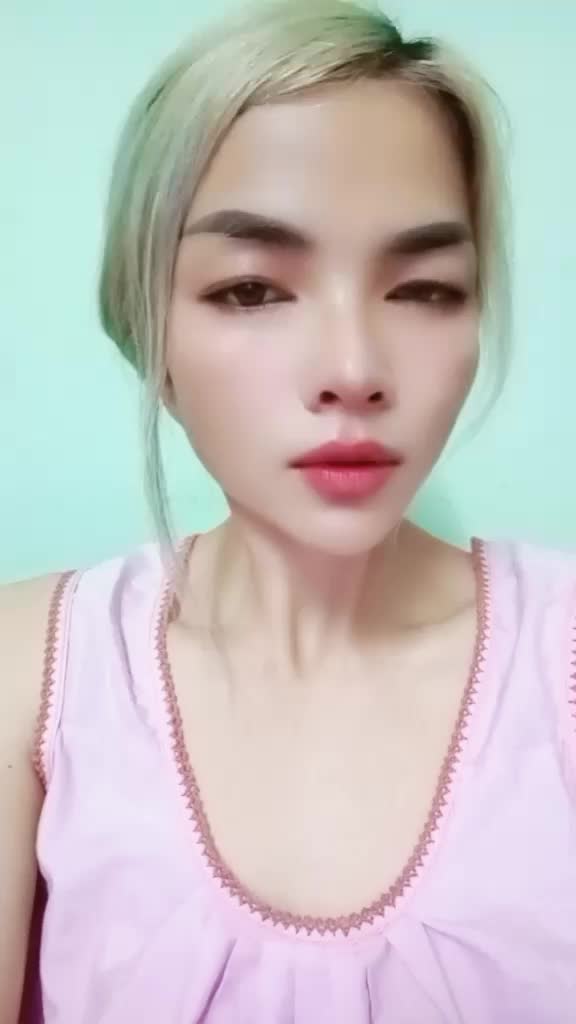 @แหม่ม เดือนขาว