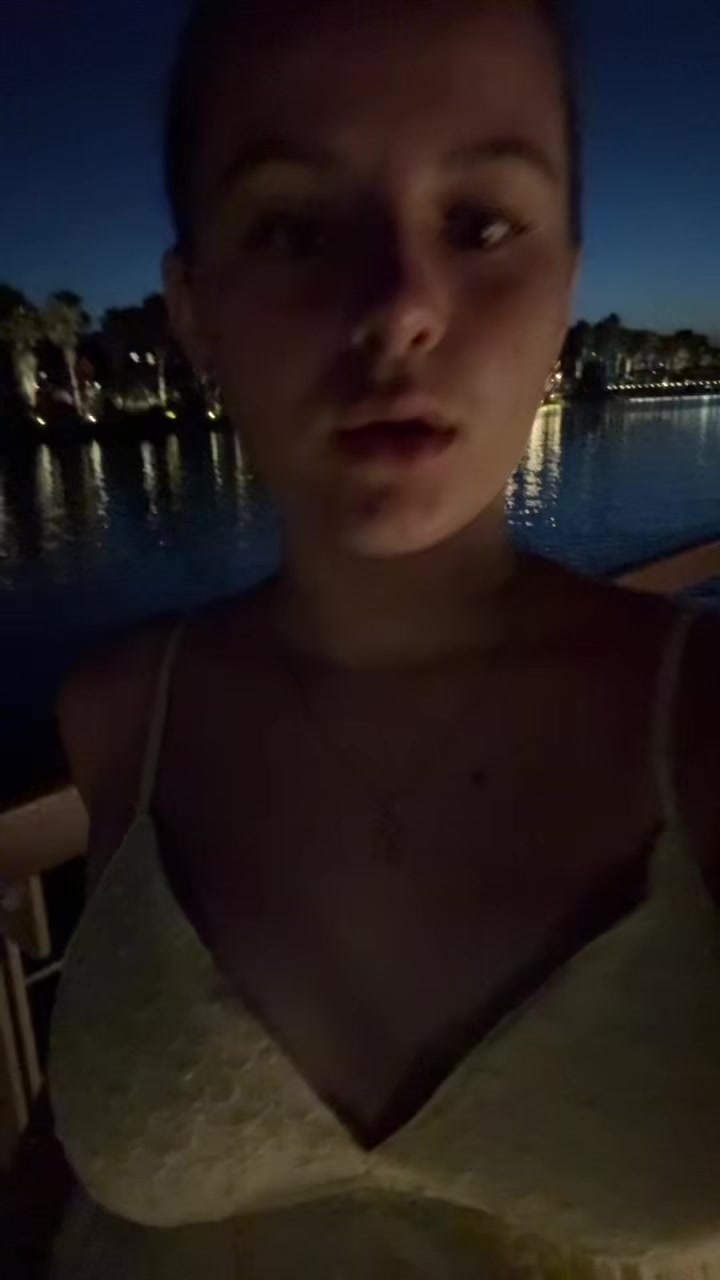 @sadneyya