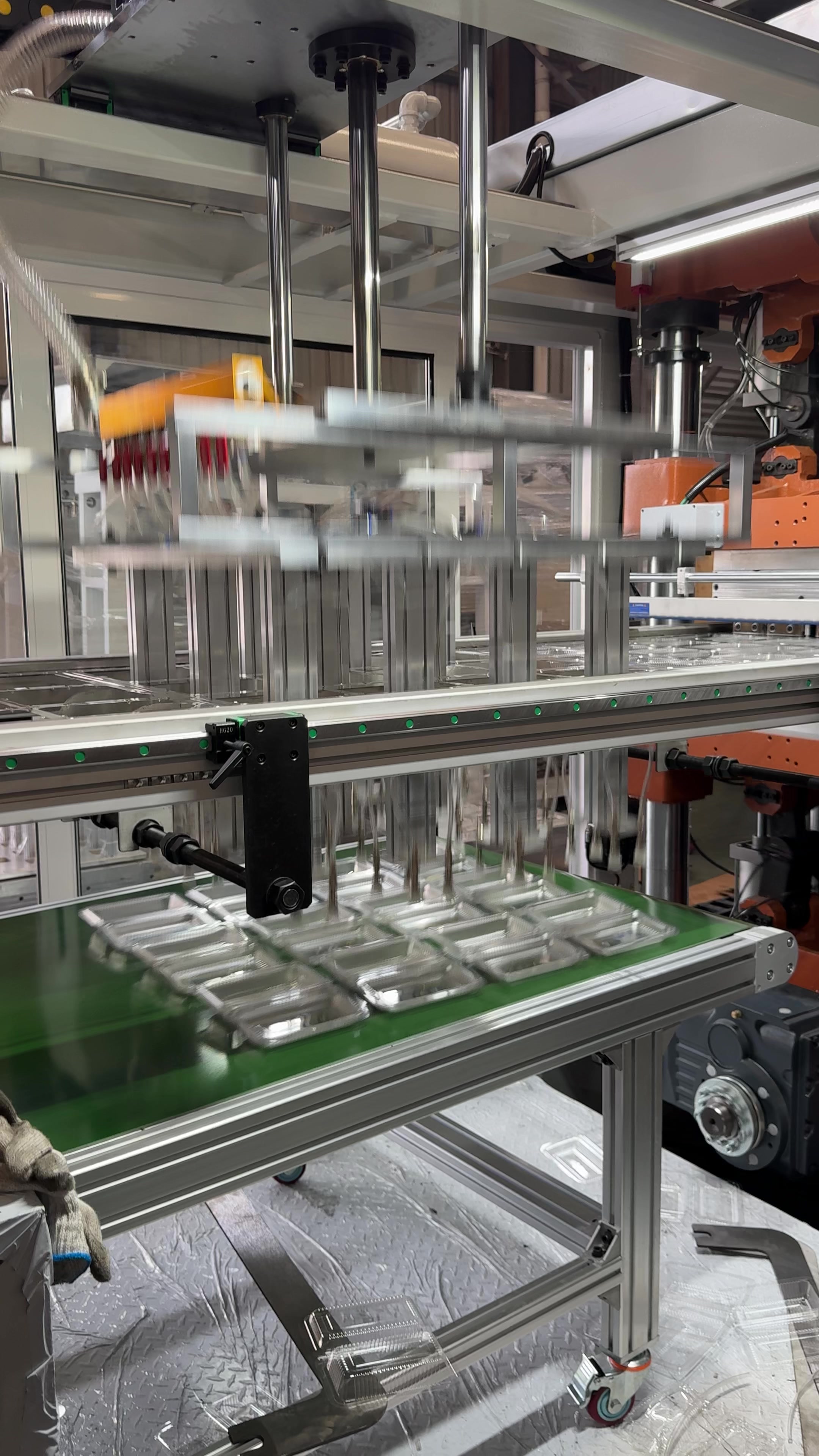 @HYX Thermoforming Machine