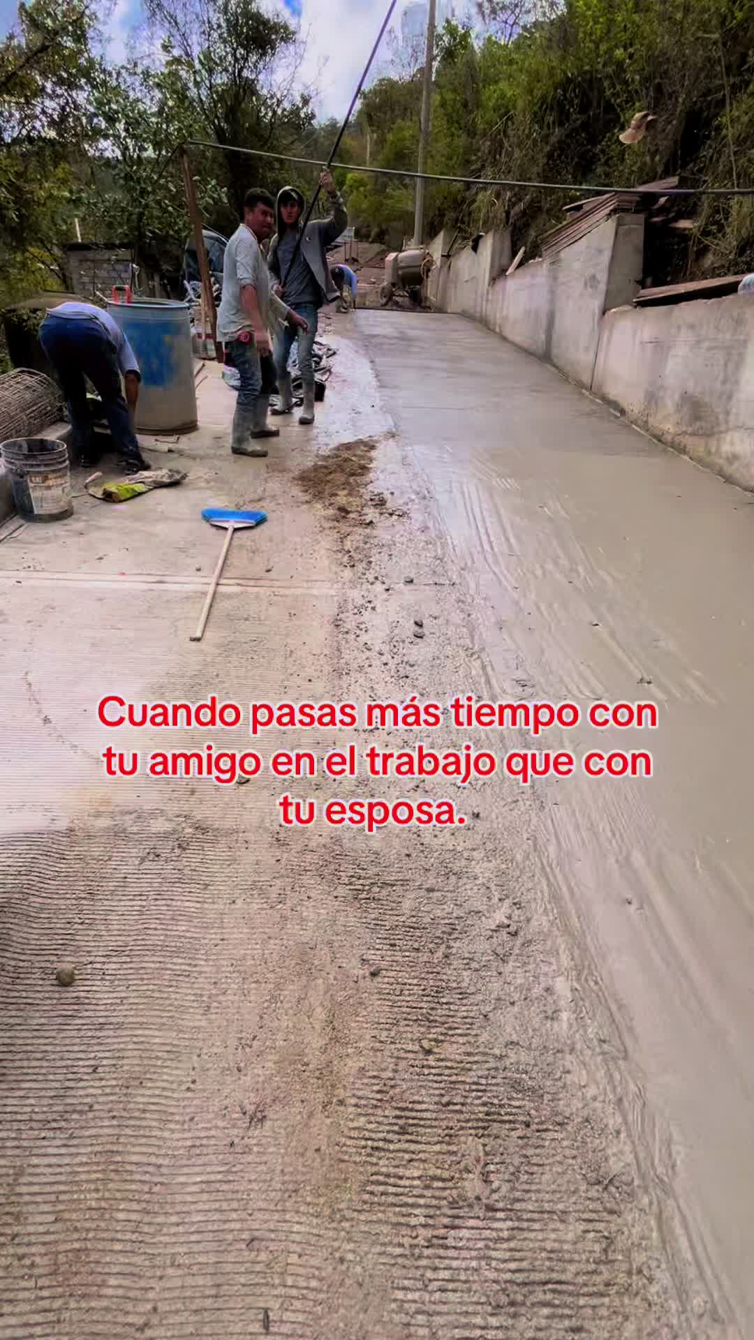 @YessiLara👷&zwj;♀️