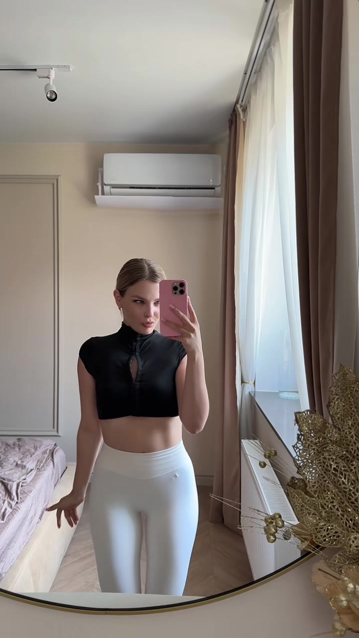 @LARISA LORI 🎀🌹