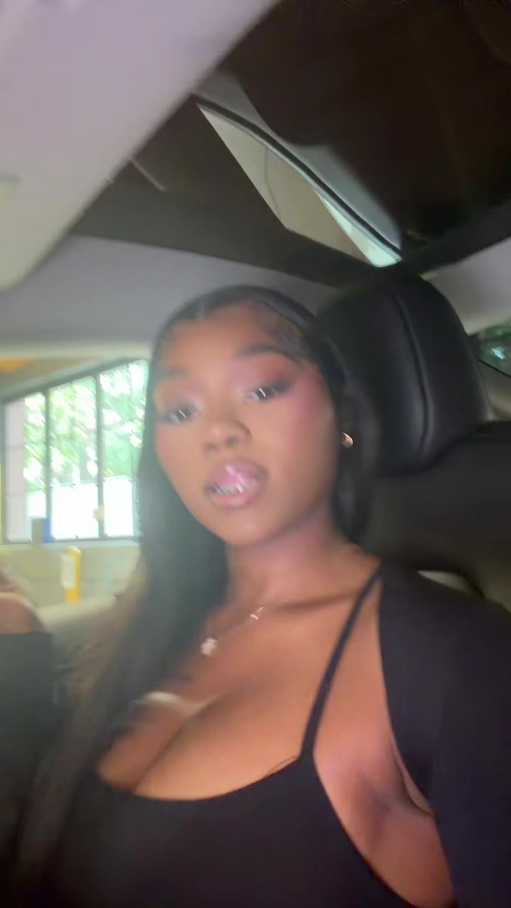 @NiahSad&eacute;