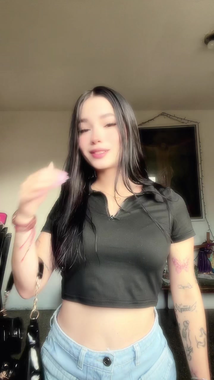 @🖤