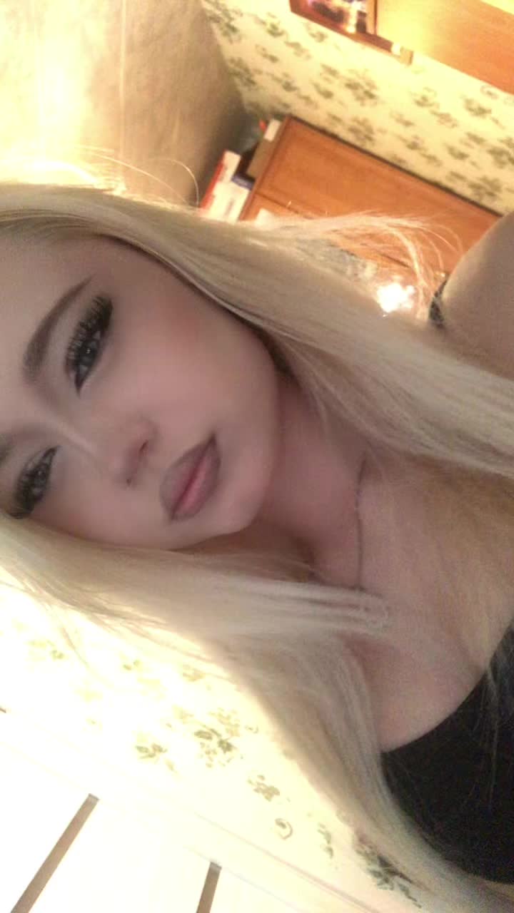 @аняяя