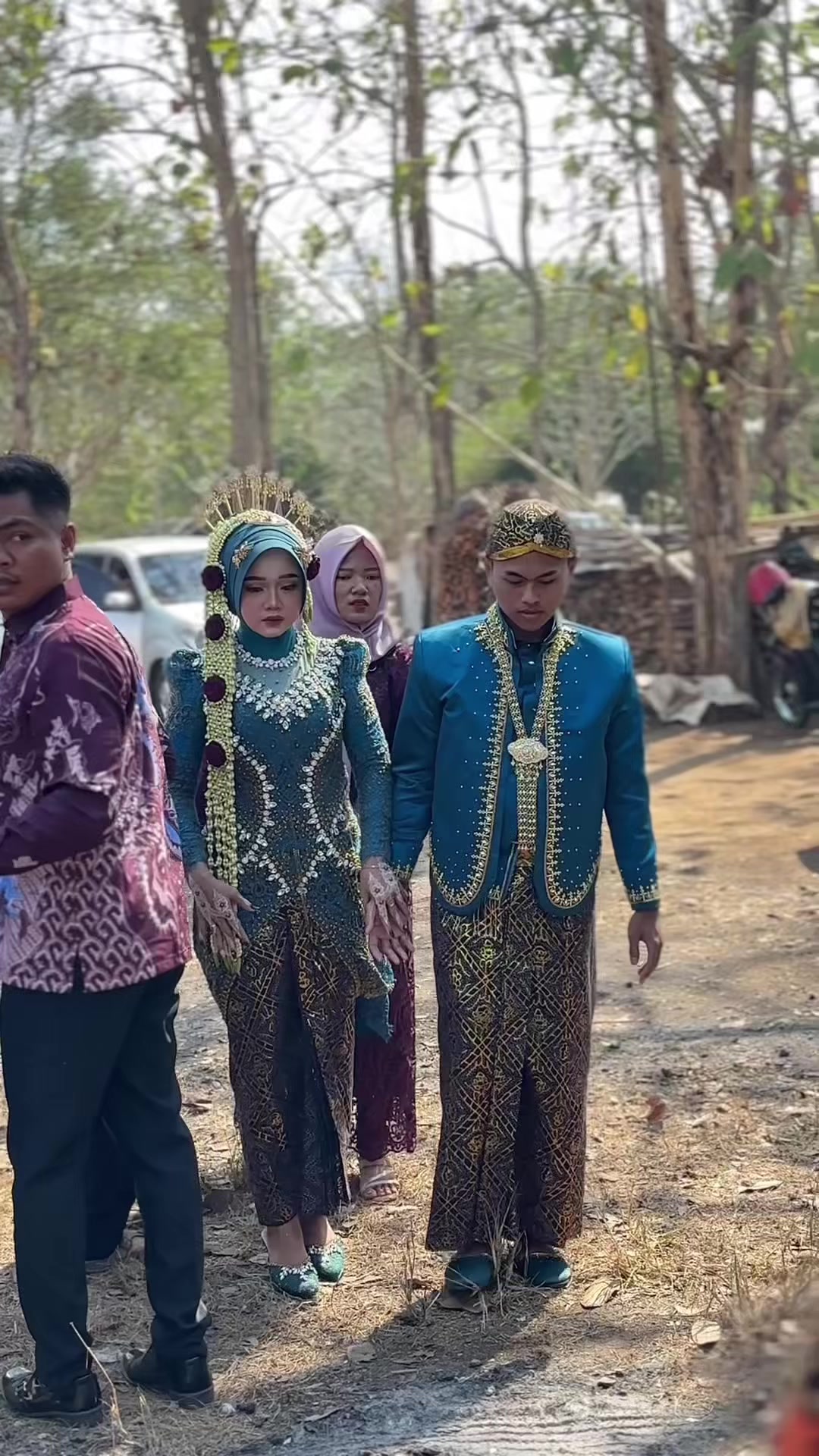 @Mbak Sari || Cucuk Lampah
