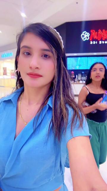 @Queen_Diya02