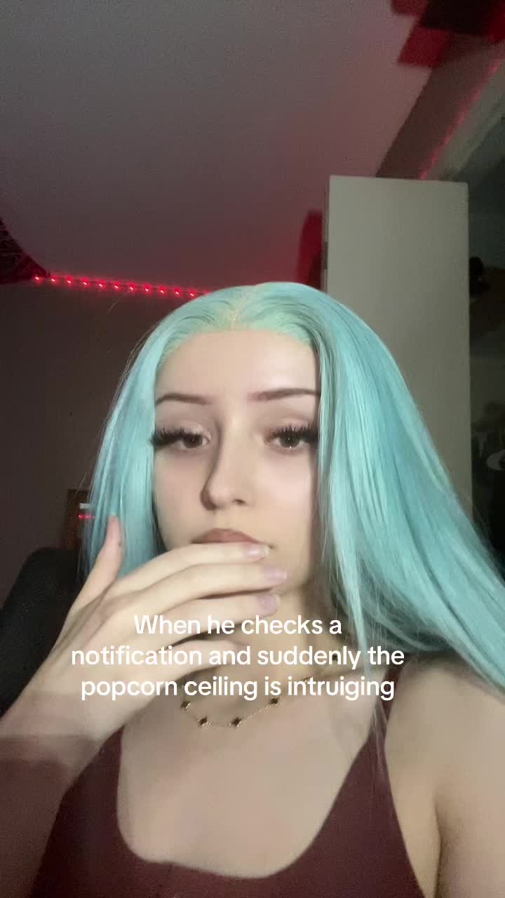 @Cruxlla