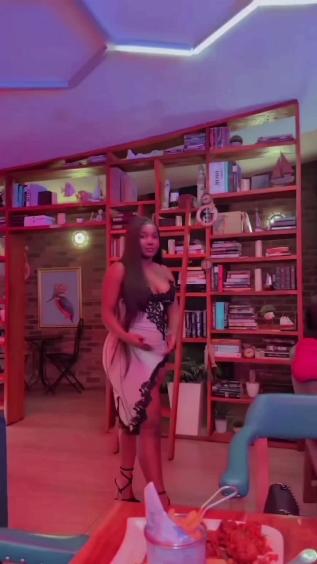 @Nikiminaj_africa