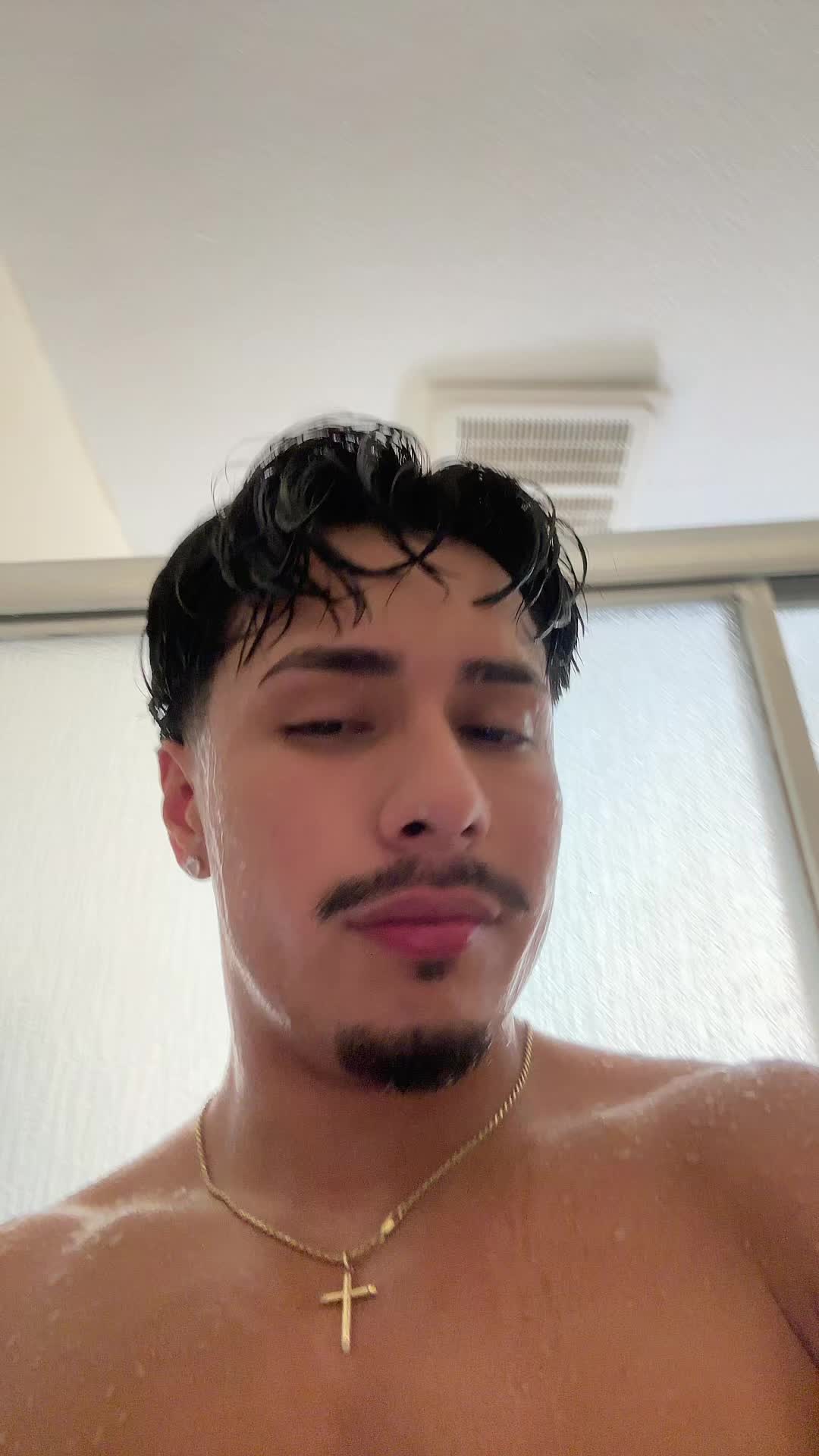 @😁