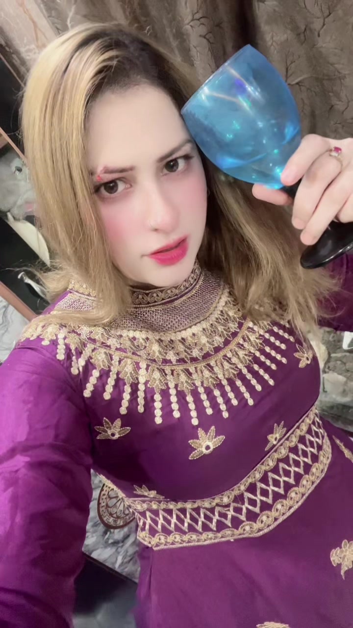 @Farah Lashari