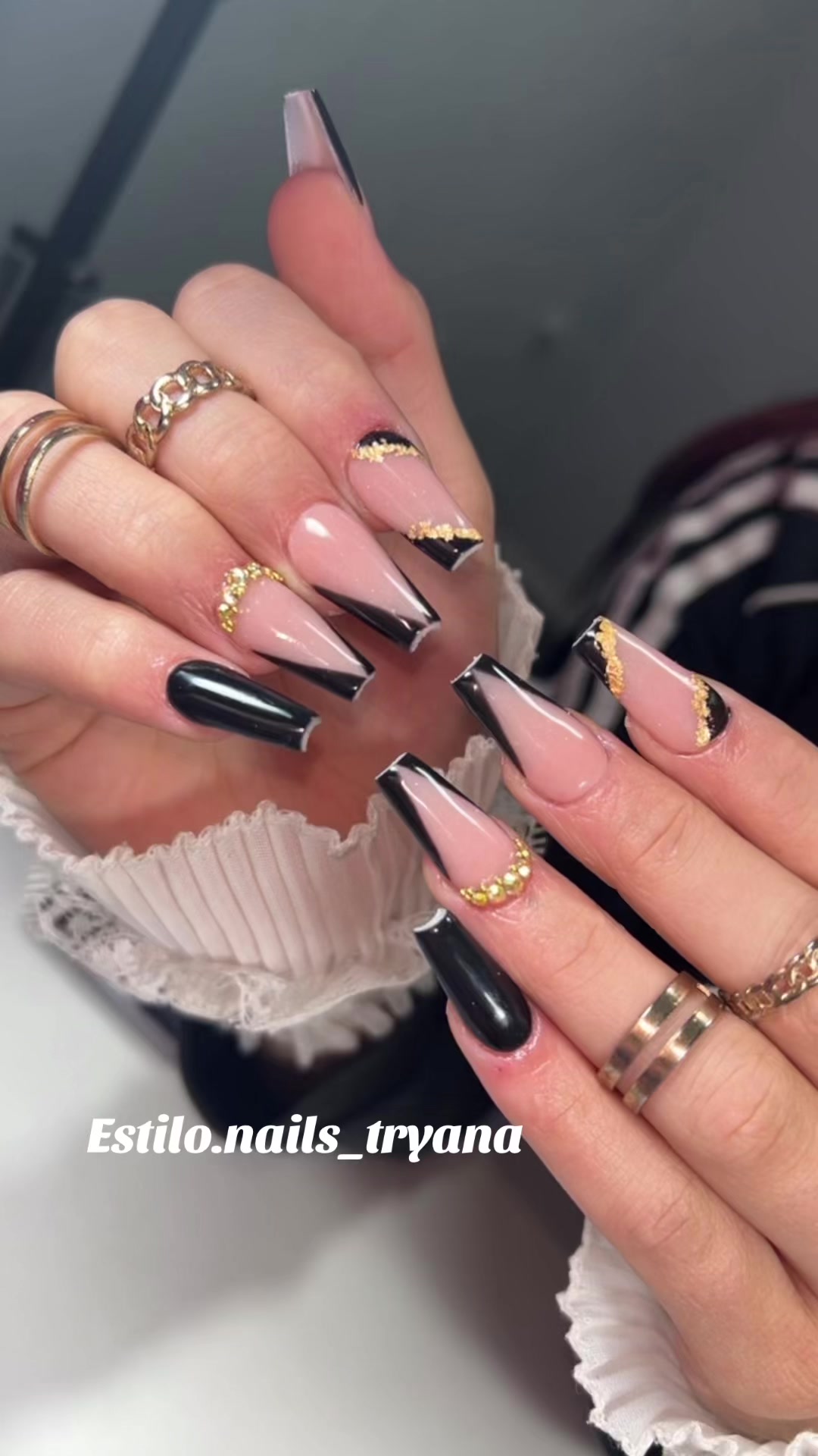 @Tryana18.