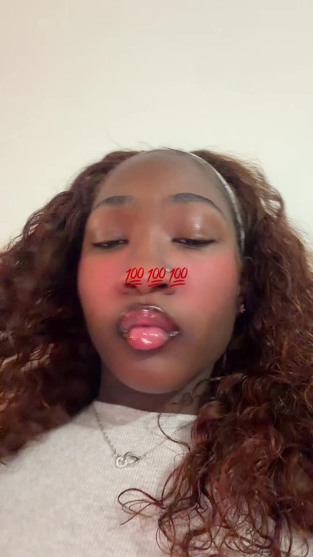 @Queenariiiberryyy🍓