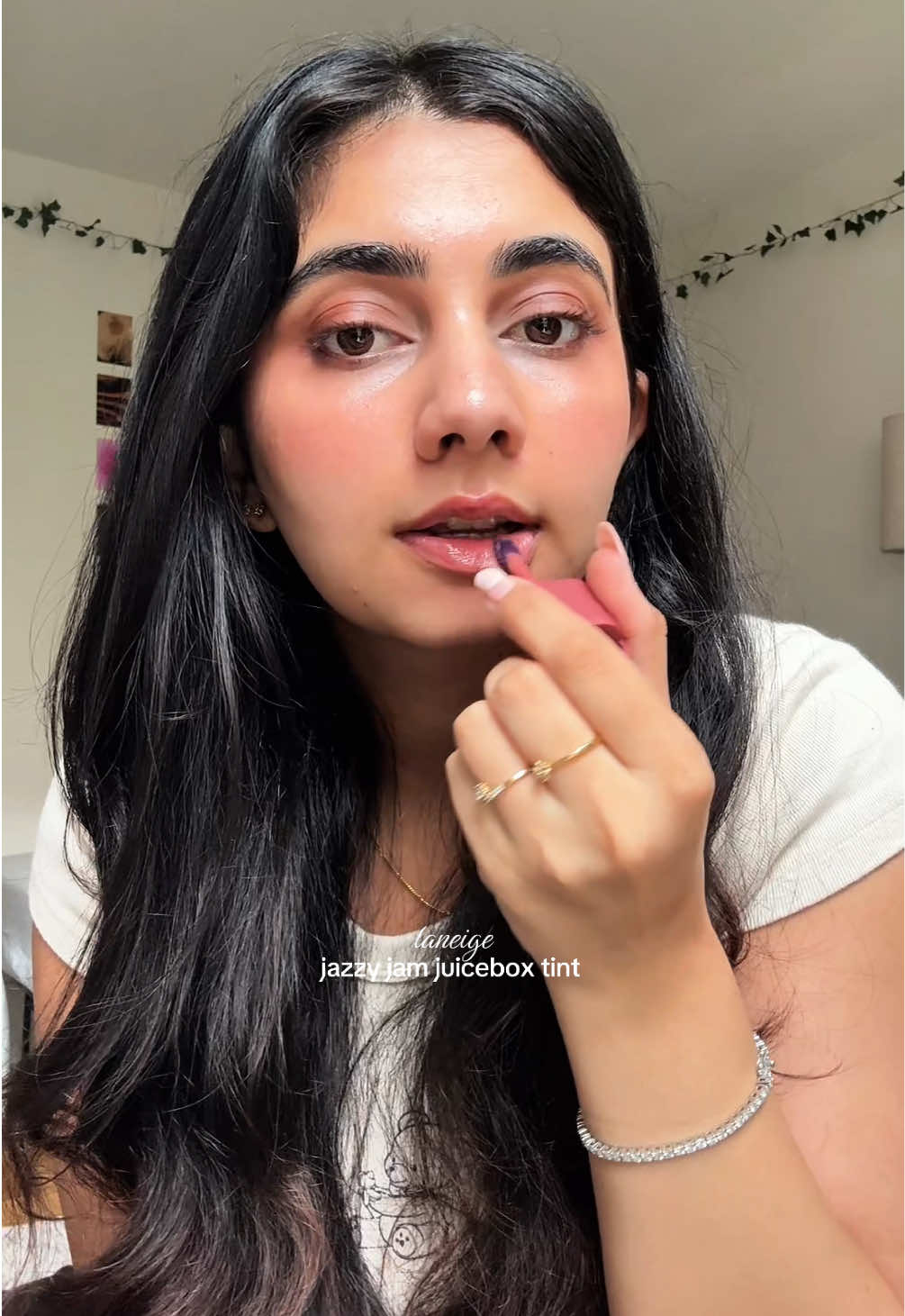 @isha🧚&zwj;♀️