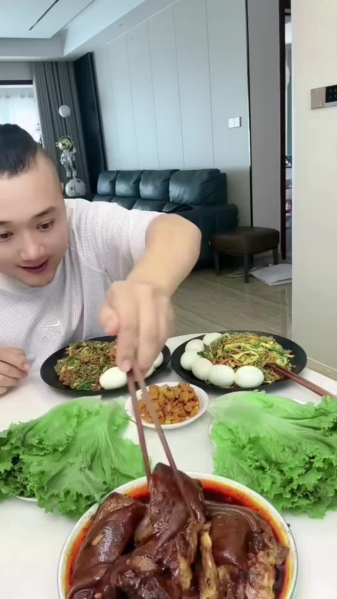 @foodmukbang