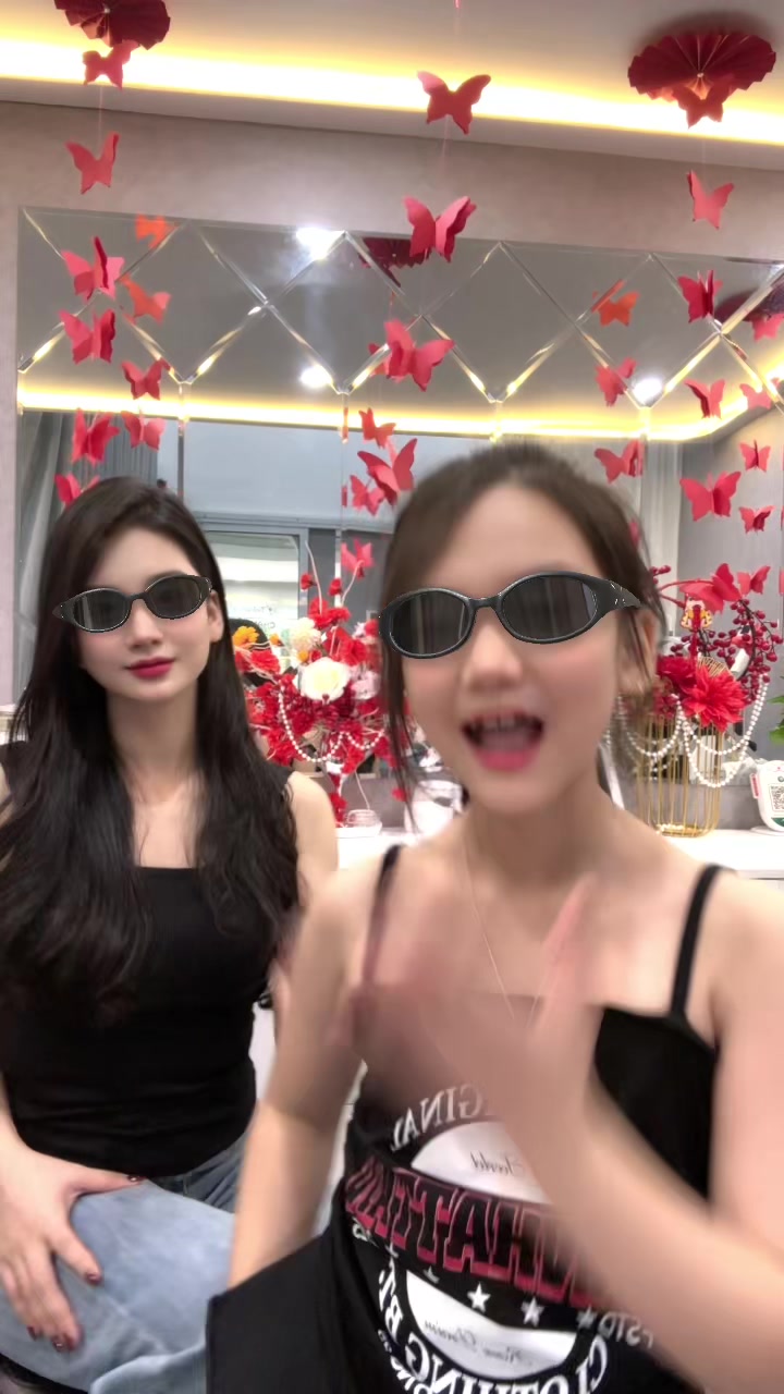 @Mẹ và bé nhà Ngọc đây😊