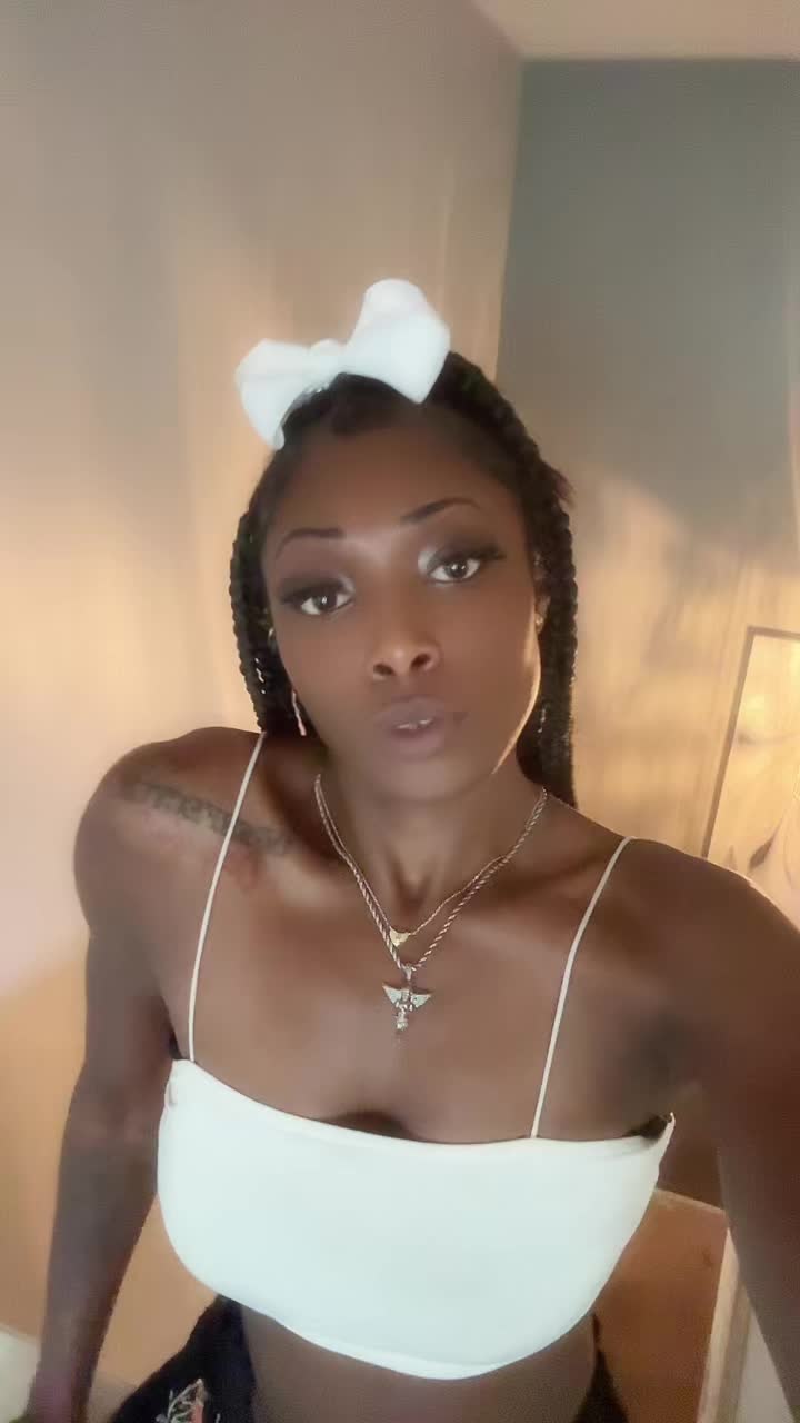 @Nayabaya👅