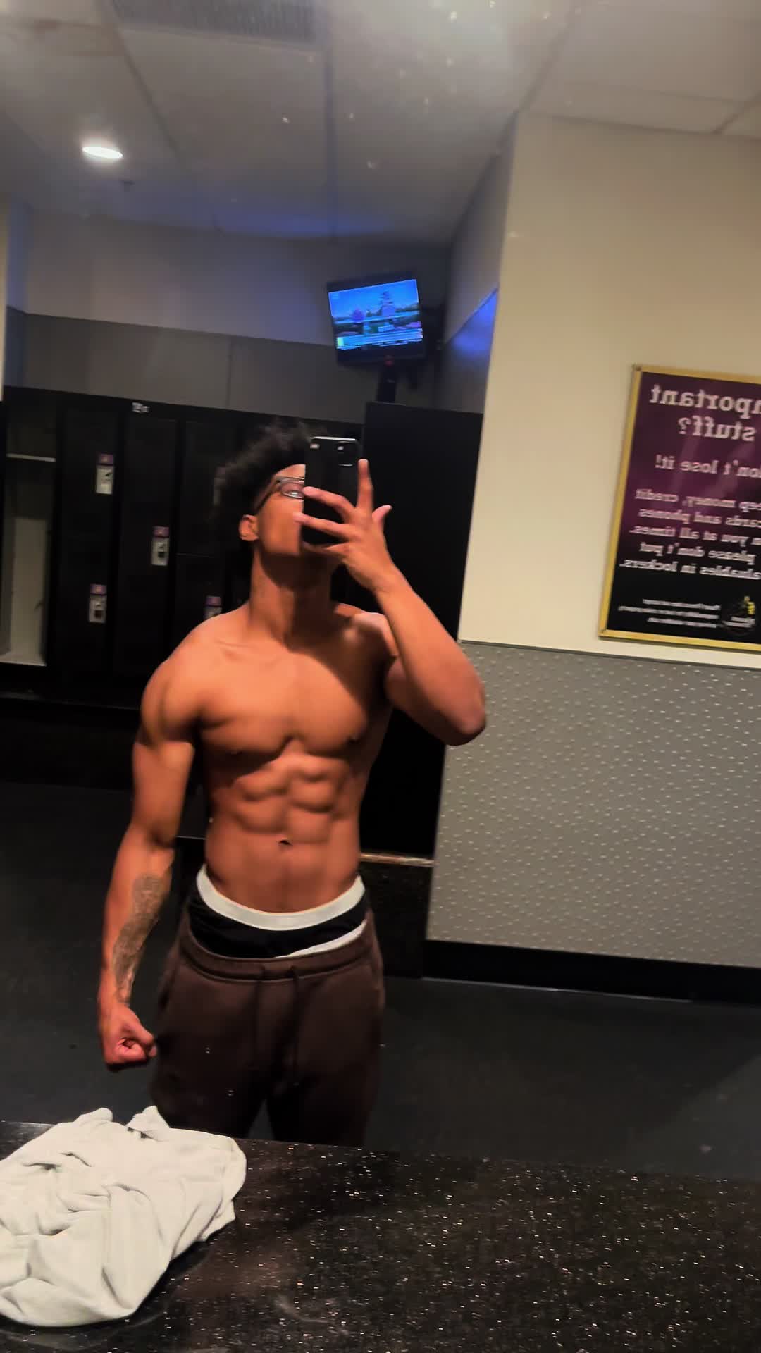 @Izzliftss